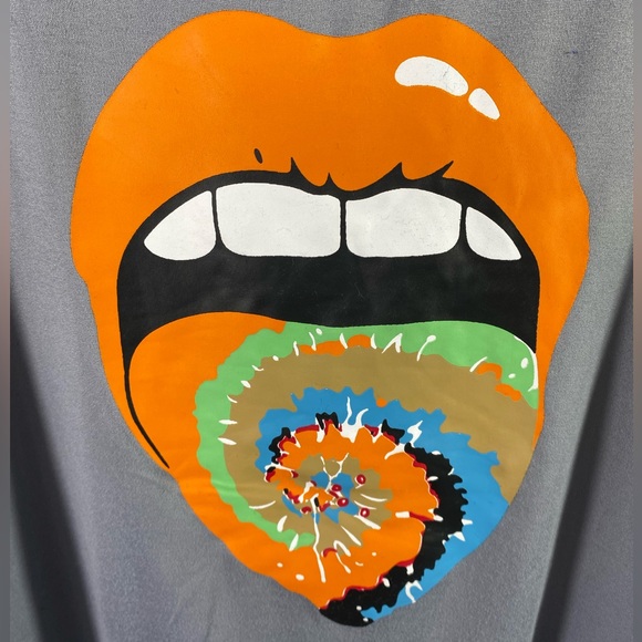 Simple T - Picture 2 of 3